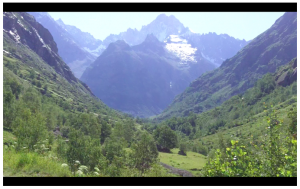 Figure 3 : Sur la route menant à la Bérarde. Photogramme issu des notes de terrain filmées.