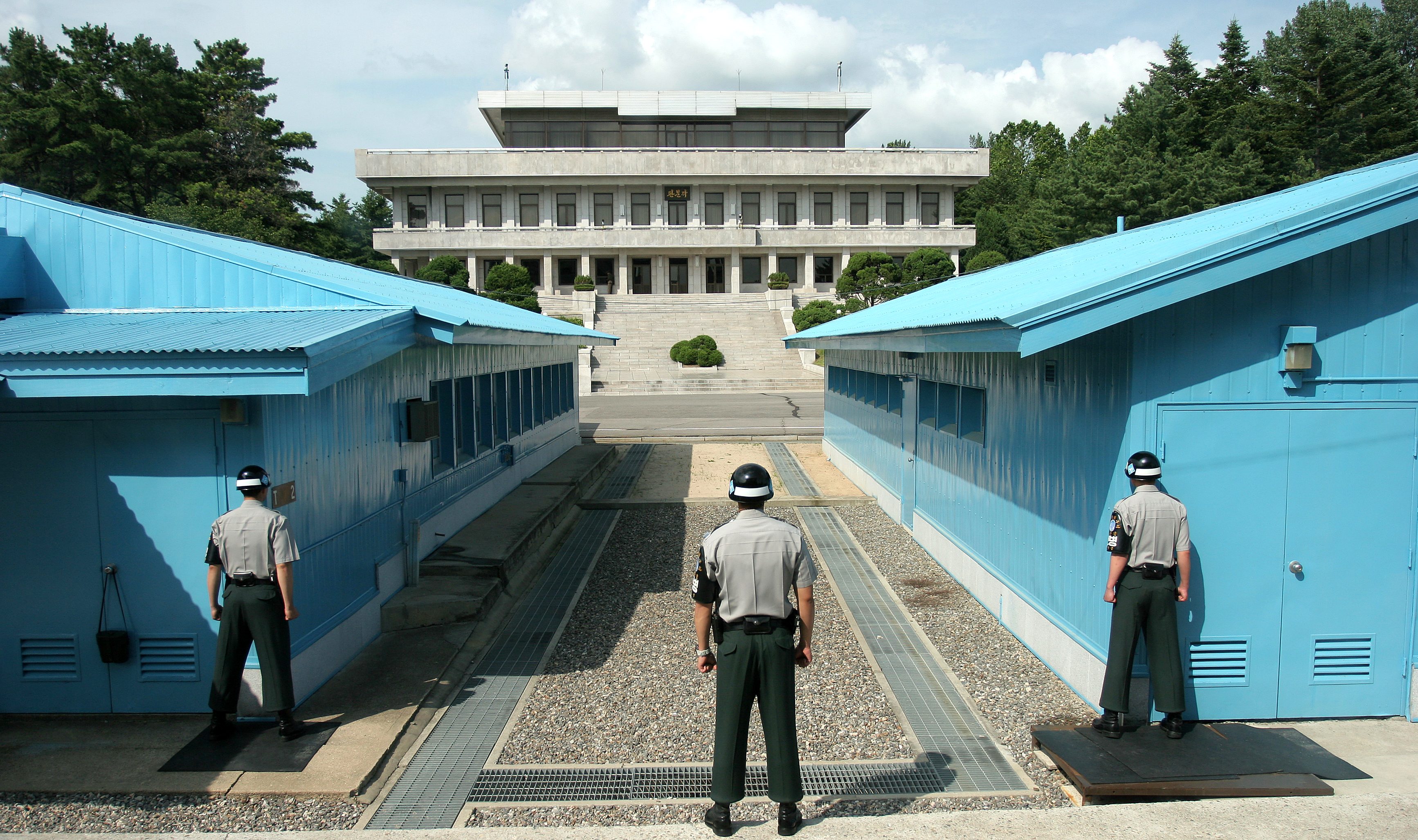 View of the boundary line from the South, with North Korea to the rear, photo by Henrik Ishihara Globaljuggler