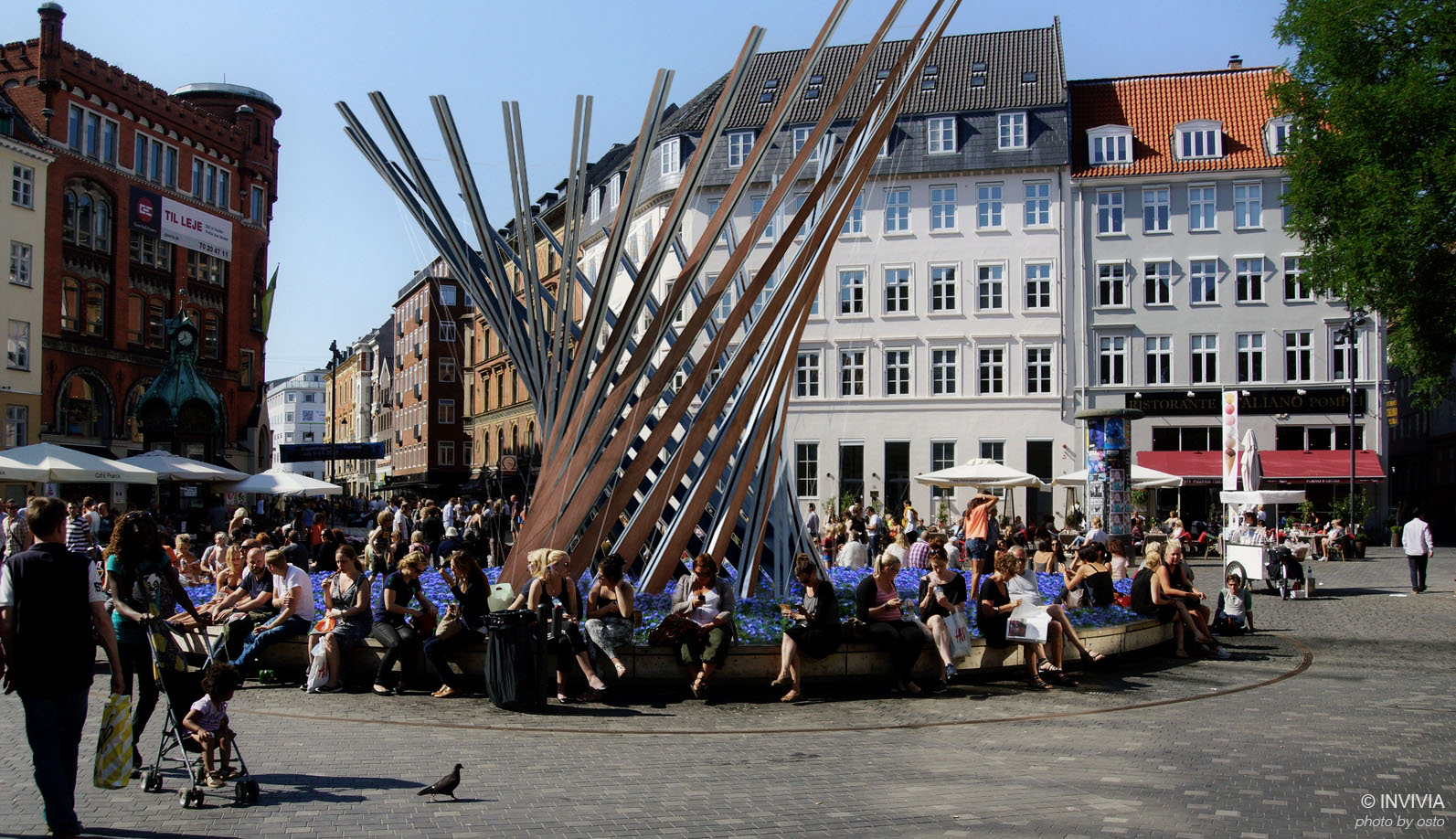 The DRAEM, an empathy vortex on a pedestrian square in Copenhagen.