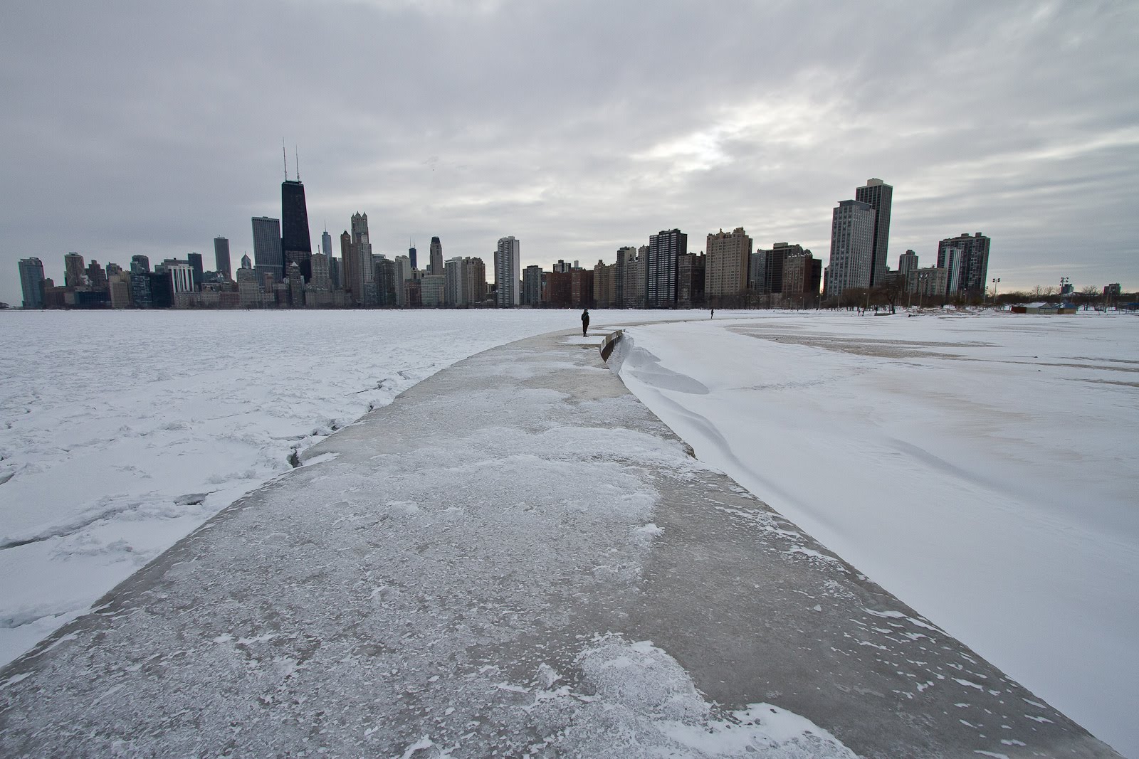 Le profilé de la ville sur son lit de glace